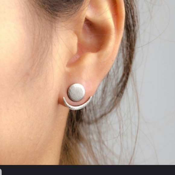 Super Stylish SILVER earrings - Picture 2 of 11